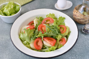 Салат с анчоусами и рукколой Салат с анчоусами и рукколой