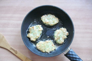 Куриные оладьи с брокколи