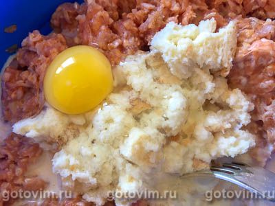 Тефтели с рисом и болгарским соусом лютеница Тефтели с рисом и болгарским соусом лютеница