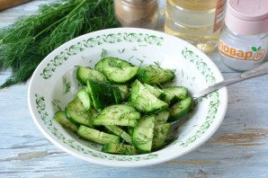 Шведский салат из огурцов Шведский салат из огурцов