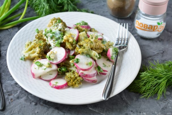 Салат с брокколи и редисом Салат с брокколи и редисом