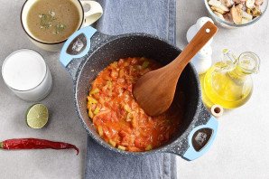 Суп из коктейля морепродуктов Суп из коктейля морепродуктов