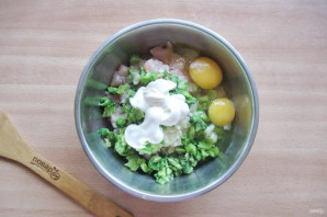 Куриные оладьи с брокколи