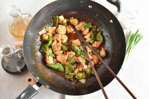 Курица по-китайски с рисом Курица по-китайски с рисом