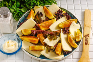 Салат с инжиром и моцареллой