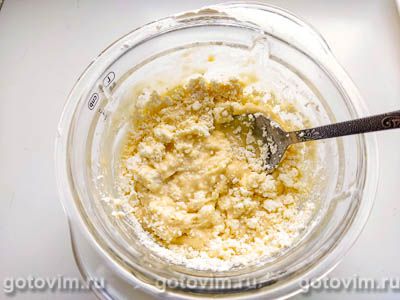 Заливной творожный пирог с бананами