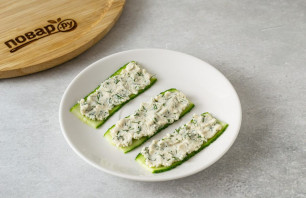 Закуска из огурцов