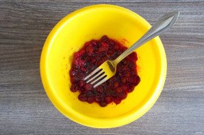 Творожный рулет с клюквой Творожный рулет с клюквой