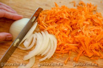 Рагу из свинины с жареными баклажанами и картофелем в соевом соусе