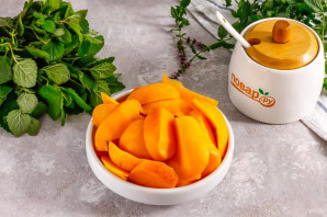 Варенье из персиков с мятой