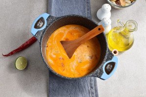 Суп из коктейля морепродуктов Суп из коктейля морепродуктов