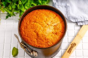 Бисквит с ежевикой