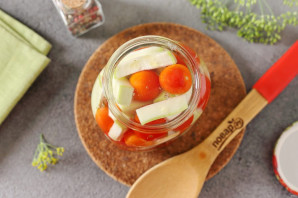 Ассорти из помидоров и кабачков на зиму Ассорти из помидоров и кабачков на зиму