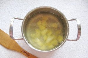 Куриный суп с сельдереем и рисом