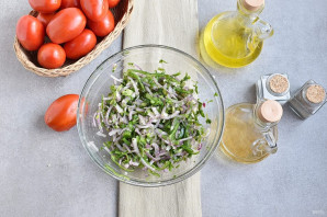 Салат из кабачков и помидоров Салат из кабачков и помидоров