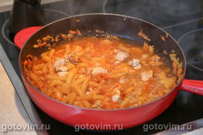 Макароны с мясом на сковороде (без варки)