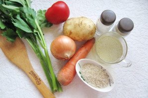 Куриный суп с сельдереем и рисом