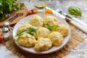 Куриные биточки с цукини и овощами