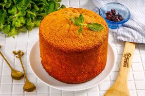 Бисквит с ежевикой