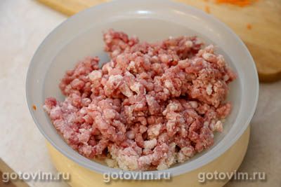 Рис с фаршем в кастрюле