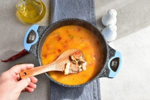 Суп из коктейля морепродуктов Суп из коктейля морепродуктов