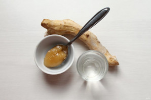 Хреновуха на самогоне с медом Хреновуха на самогоне с медом