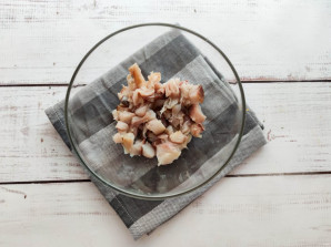 Салат с картофелем и копченой скумбрией