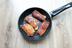 Блинчики с яблоком и брусникой