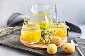 Абрикосовый компот