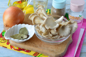 Маринованные вешенки с луком