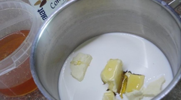 Творожники с ванильно-сливочным соусом, пошаговый рецепт с фото