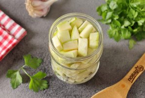 Маринованные кабачки с куркумой на зиму