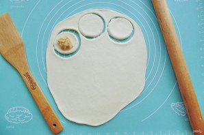 Вареники с яблоком и корицей