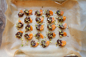 Мандариновые дольки в шоколаде