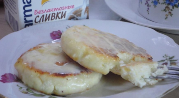 Творожники с ванильно-сливочным соусом, пошаговый рецепт с фото