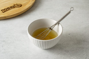 Салат из баклажанов, феты и персиков