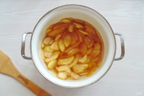 Карамельное варенье из яблок