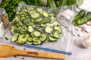 Малосольные огурцы в вакууме