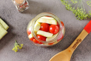 Ассорти из помидоров и кабачков на зиму Ассорти из помидоров и кабачков на зиму