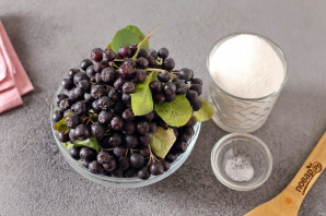 Компот из черноплодной рябины с лимонной кислотой на зиму