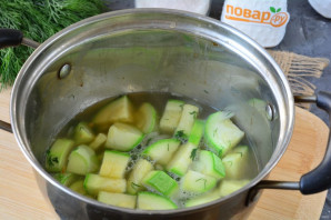 Кабачки с грибной приправой на зиму Кабачки с грибной приправой на зиму