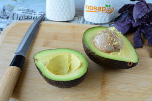 Брускетты с рыбой и авокадо Брускетты с рыбой и авокадо