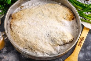 Карась запеченный в соли