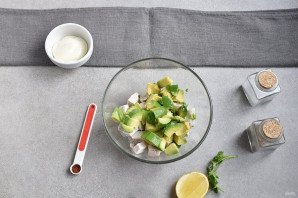 Курица с авокадо