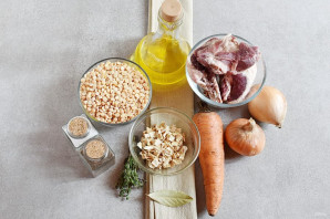 Гороховый суп на мясном бульоне Гороховый суп на мясном бульоне