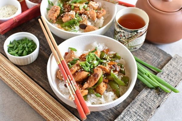 Курица по-китайски с рисом Курица по-китайски с рисом