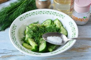 Шведский салат из огурцов Шведский салат из огурцов