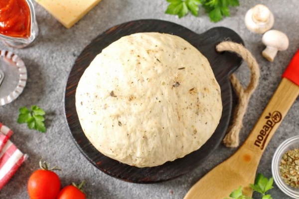 Дрожжевое тесто для пиццы с травами Дрожжевое тесто для пиццы с травами