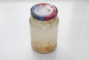 Хреновуха на самогоне с медом Хреновуха на самогоне с медом