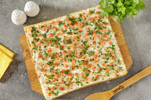 Рулет из кабачков с семгой и сыром